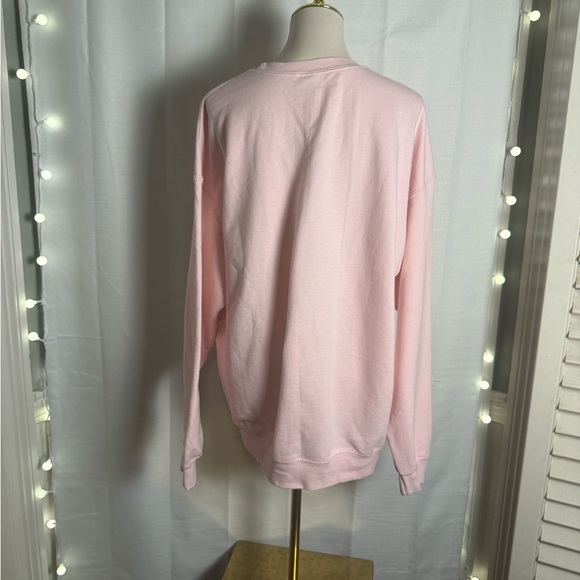 Gildan Pink Oversized Sweatshirt with Graphic - Picture 2 of 7